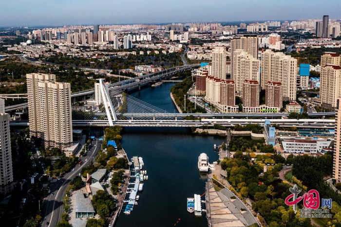 北营门桥位于天津市红桥区河北大街与西青道交口。该桥为斜拉桥，桥上主塔是天津市最高的斜拉桥主塔。中国网记者 郑亮摄