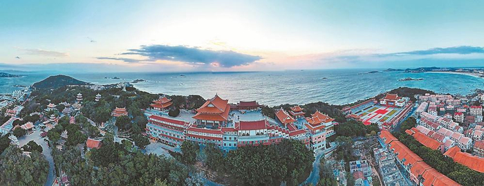 空中俯瞰湄洲妈祖祖庙景区。卢德山 摄