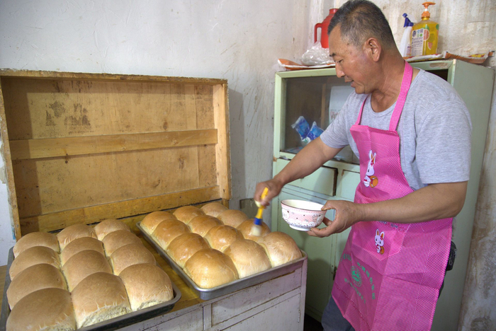 刚刚出炉的烤馍馍