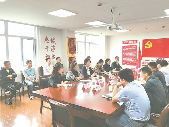 日前，省退役军人事务厅组织召开2023年省直接收转业军官随调配偶填报安置意愿座谈会。刘玲玲 摄