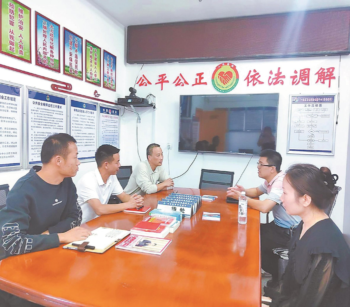 10月19日，蚌埠市龙子湖区退役军人事务局对安置退役士兵进行回访。张 燕 摄
