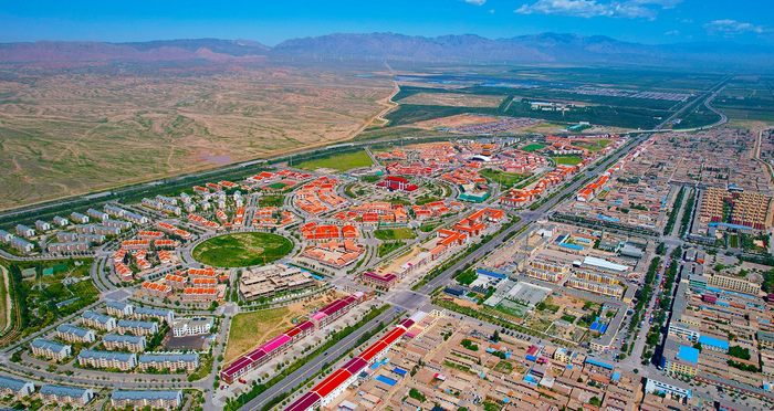 闽宁镇从无到有、从穷到富，见证了闽宁对口扶贫协作的巨大成就。宁夏日报记者　左鸣远　摄