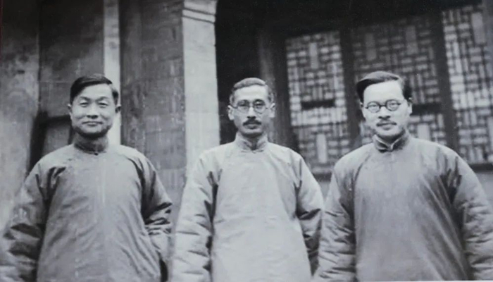 晏阳初（左）和李景汉（中）在定县。新华每日电讯记者谢锐佳翻拍