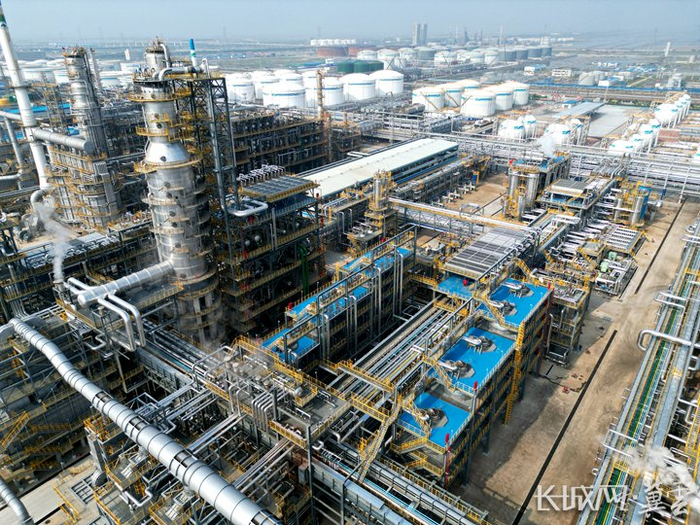鑫海控股集团澳凯石化高端复合材料综合体项目一期。通讯员张志方 摄