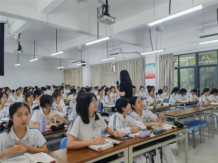 △汕头市卫生学校