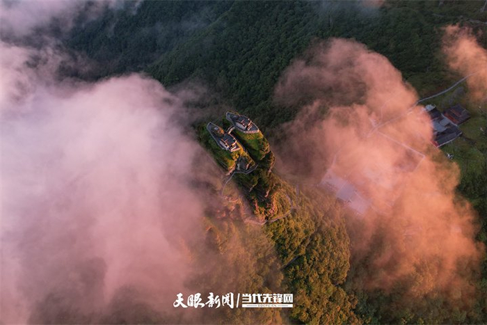 梵净山国家级自然保护区日出景观。李鹤 摄