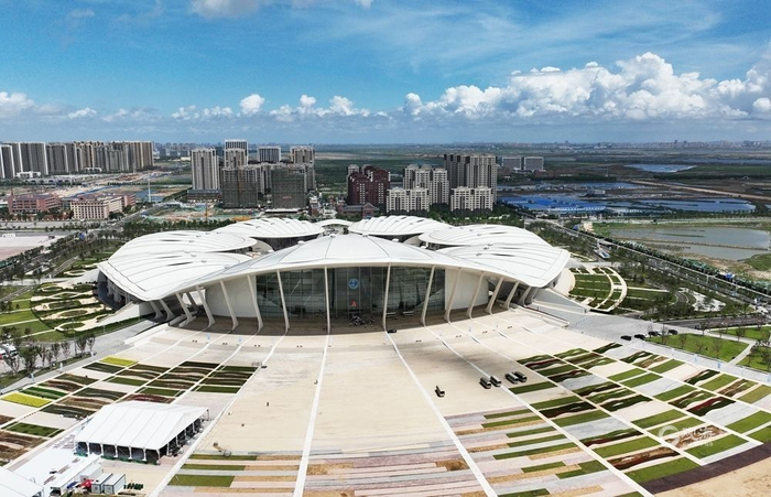 俯瞰上合之珠国际博览中心。 邢志峰 摄