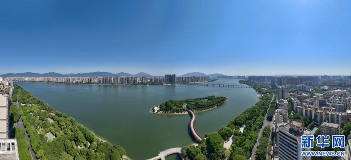 清远市区一江两岸.新华网发(清远日报供图)