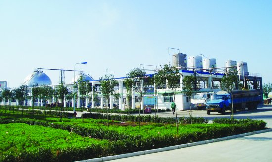 　　迪尔化工生产厂区 本报记者 张鹏飞 摄