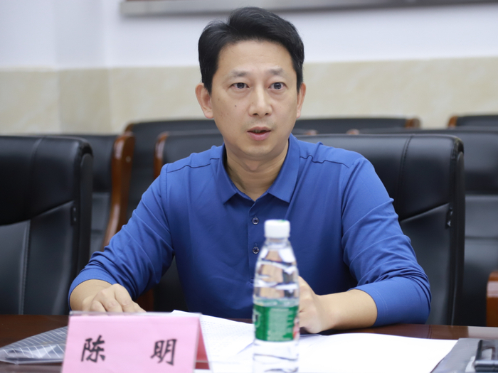 党委书记,政府督导专员陈明致辞