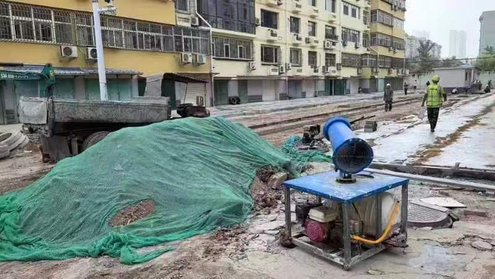 图为老旧小区改造施工现场。张占祥 摄