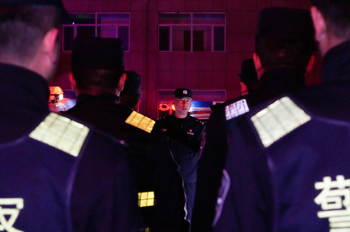 执勤民辅警整装待发