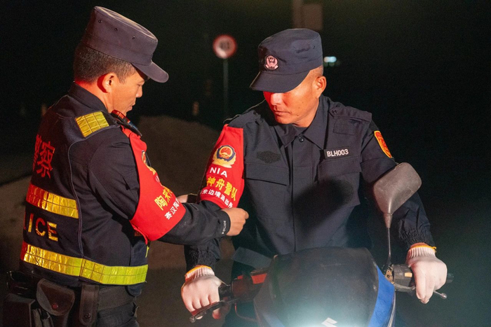 为辖区护边员做出发前准备