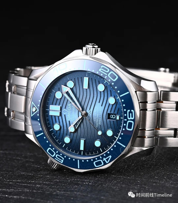 欧米茄海马300米SUMMER BLUE，配胶带、配钢链。