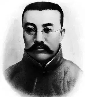 李大钊。
