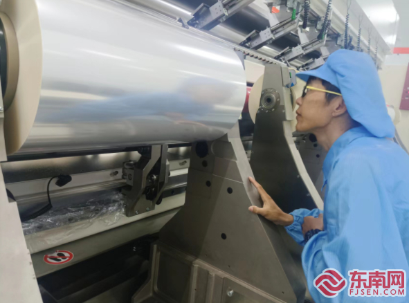 泉州嘉德利电子材料有限公司生产车间。东南网记者 林先昌摄