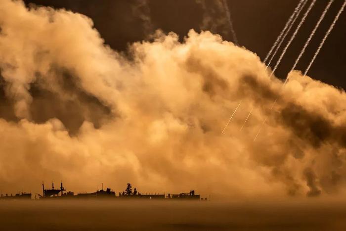11月2日夜晚，以色列轰炸了加沙地带图/视觉中国