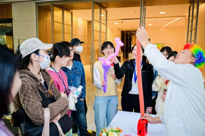 公益义卖、公益市集等活动火热进行