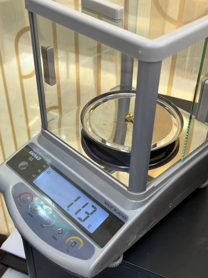 挂坠B的克重，图片由刘先生提供