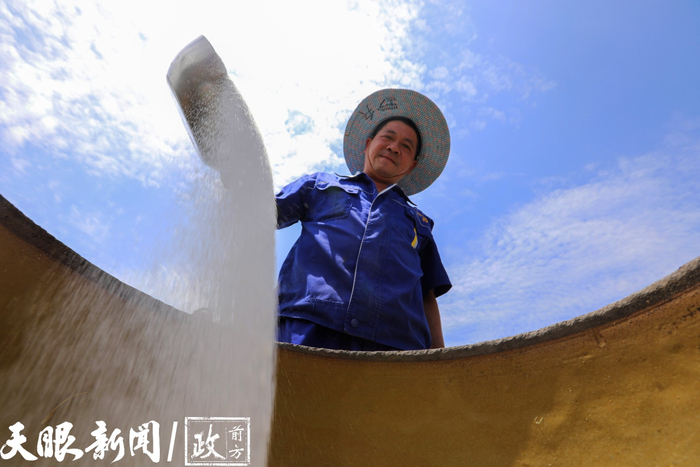 赤水晒醋。（赤水市融媒体中心供图）