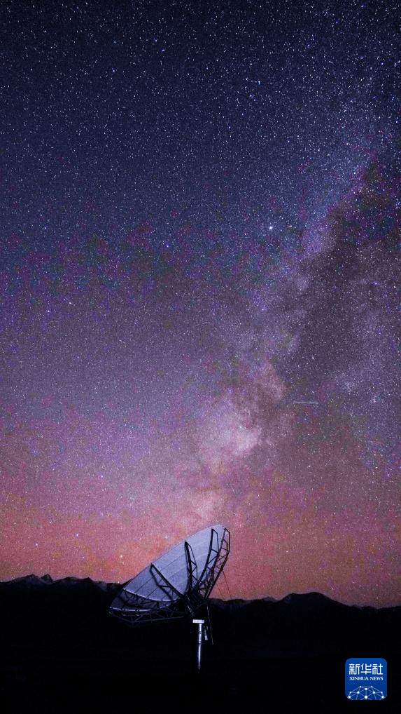 　　这是在阿里暗夜公园拍摄的银河（11月4日摄）。 新华社记者 聂毅 摄