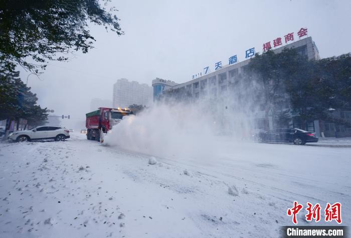 内蒙古通辽市出现暴雪天气