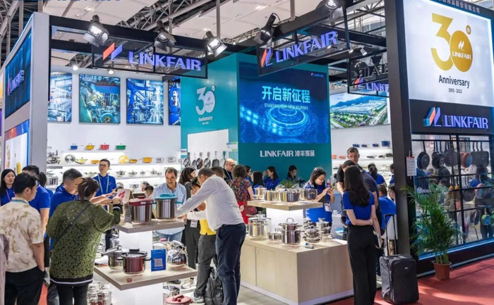 新兴不锈钢企业参展第134届广交会现场