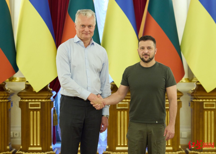 ▲立陶宛与乌克兰两国元首握手会面