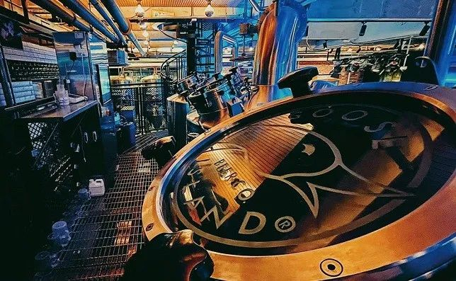 上图：鹅岛的酿酒设备。