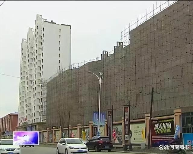 　　2017年悦城广场项目建设现场，图源：大美桦南