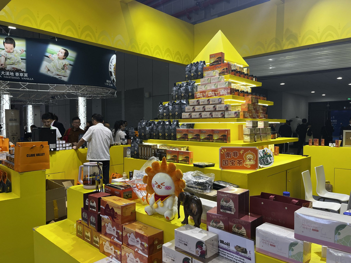 睦朋得展台。 澎湃新闻记者 蒋乐来 图