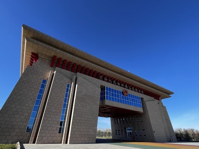 11月7日，巴克图口岸。记者王云杉摄