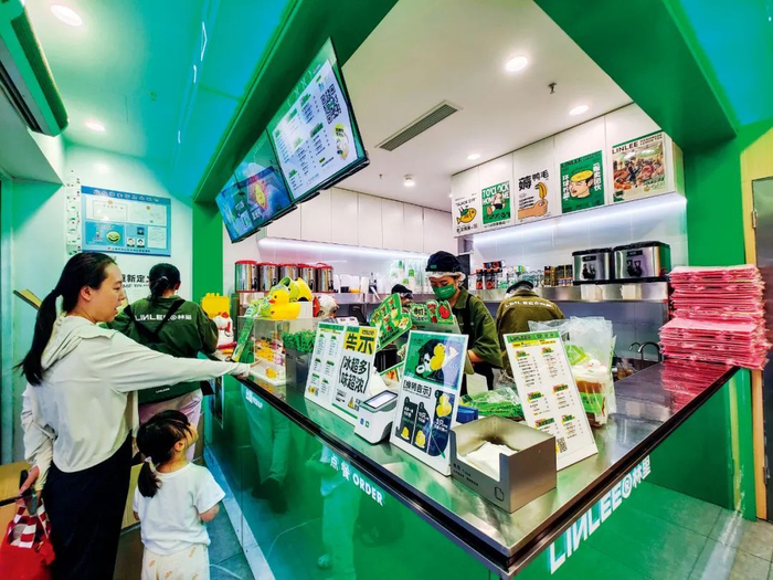 7月28日，上海的一家LINLEE林里·手打柠檬茶门店。
