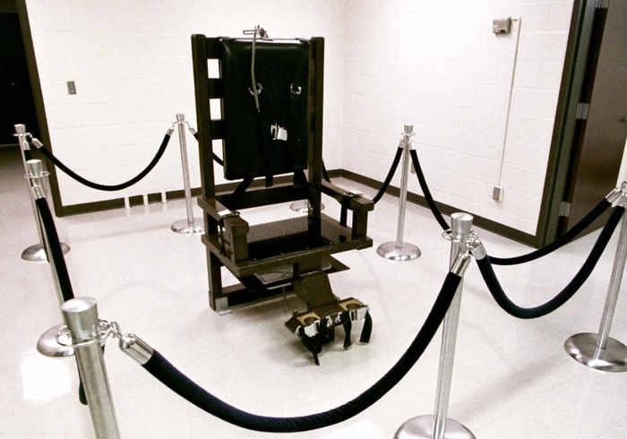 ▲采取“电刑”时，通常犯人会坐在电椅上 资料图片