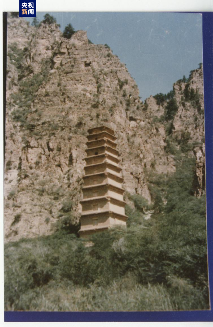 △拜寺沟方塔全景图