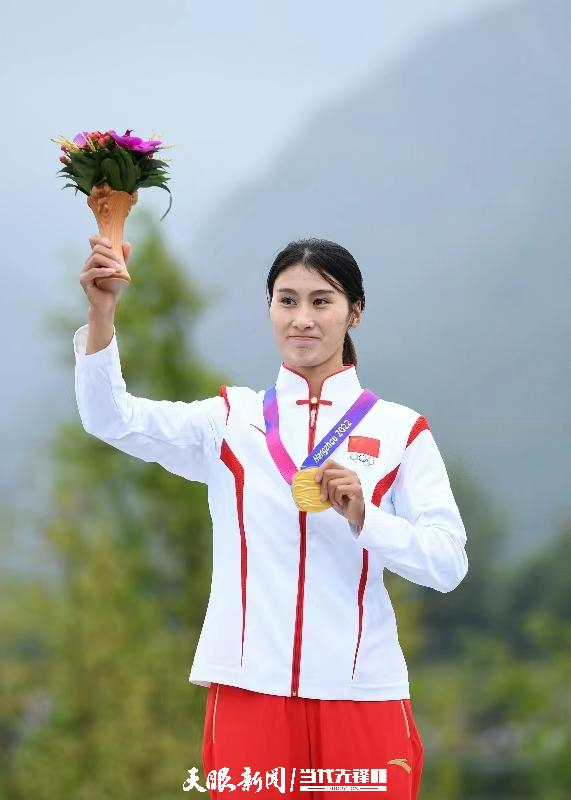 从"旱鸭子"到皮划艇亚运冠军:贵州姑娘黄娟劈波斩浪的十年冠军路