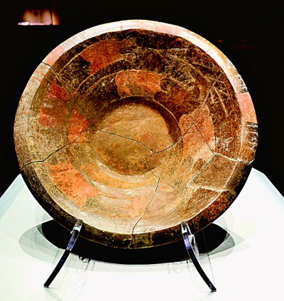 陶寺遗址出土的彩绘龙盘&nbsp;光明日报记者&nbsp;李韵摄/光明图片