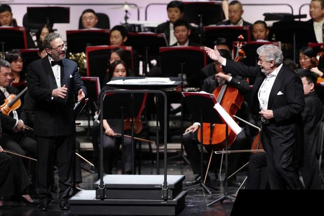 多明戈与智慧尤金·科恩 茅新麟 摄