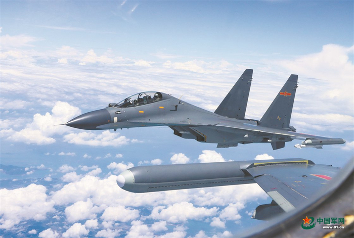 长空砺剑，制胜云端！空军航空兵某旅展开空战对抗训练_新浪军事_新浪网