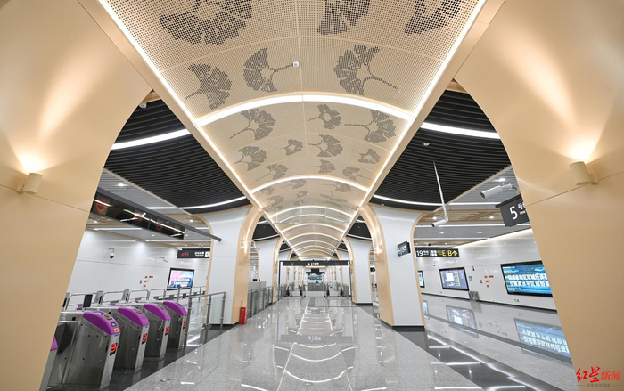 ▲成都地铁19号线二期怡心湖站