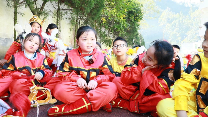 晓道小学五年级学生组成的“晓道竹马”队