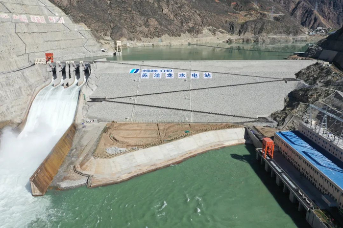 △ 苏洼龙水电站。