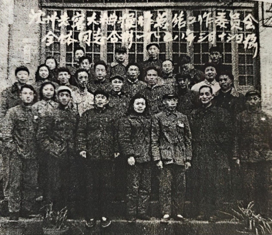 泸州老窖大曲操作总结工作委员会合影