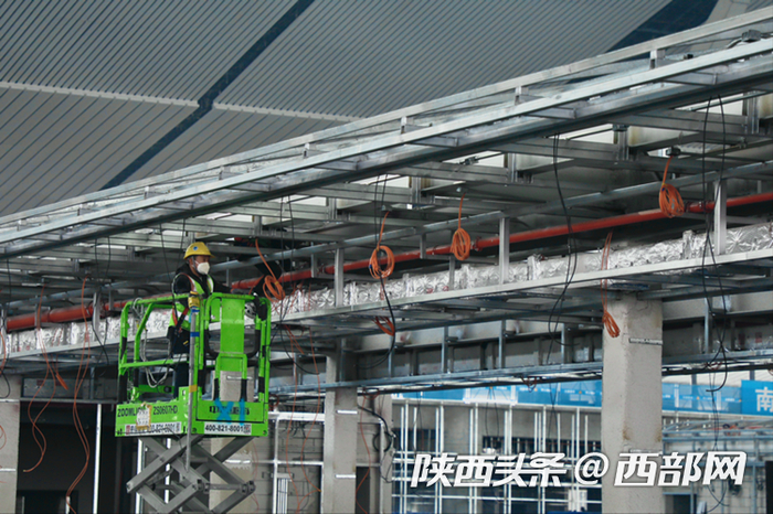 西安咸阳国际机场三期扩建工程项目现场。