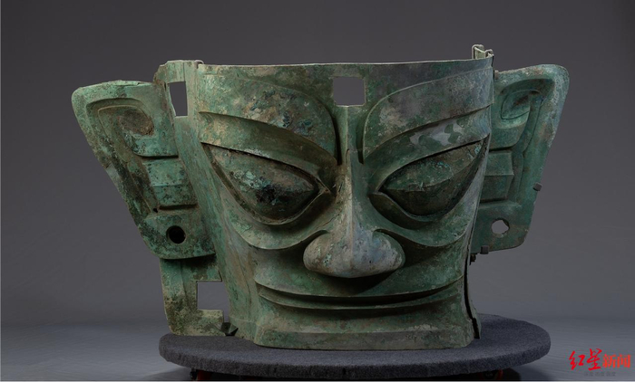 ▲三星堆青铜大面具