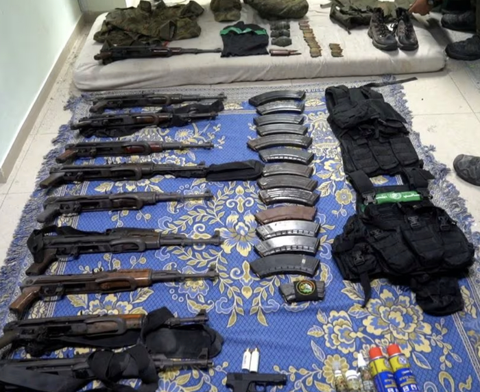 ▲以军方称在希法医院发现了武器装备