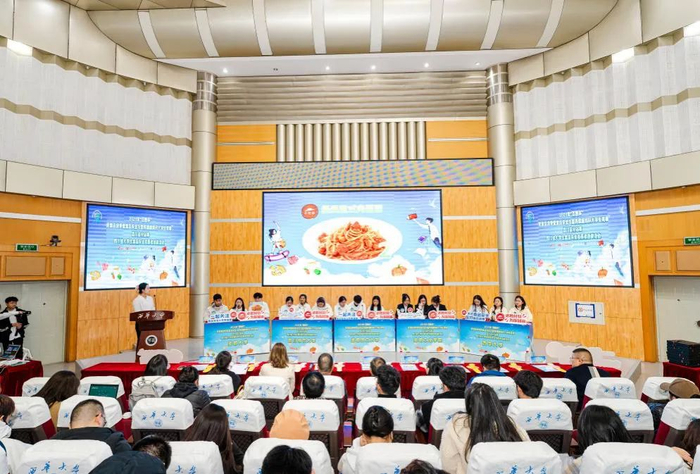 ▲5所高校齐聚线下城市赛比拼