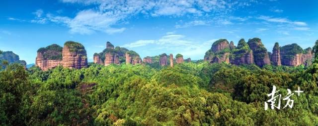 群峰披翠的丹霞山里奥秘无穷。刘加青 摄