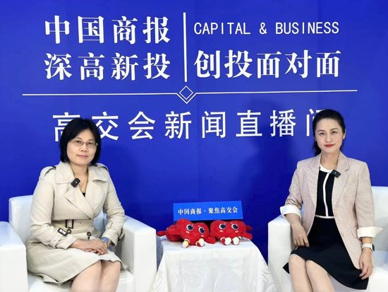 深圳市优特利能源股份有限公司海外业务部副总经理张占霞女士（左）。