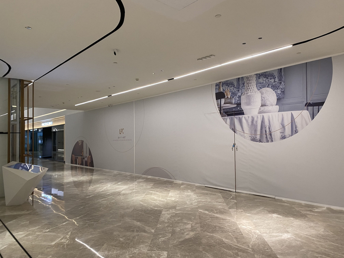 博洛尼广州罗浮宫C座门店，目前已是围蔽状态。